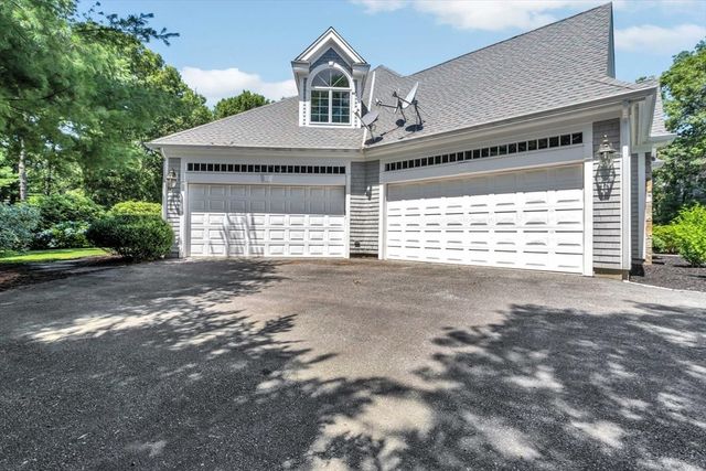 20 Eagle Dr, Mashpee, MA 02649