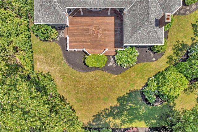 20 Eagle Dr, Mashpee, MA 02649