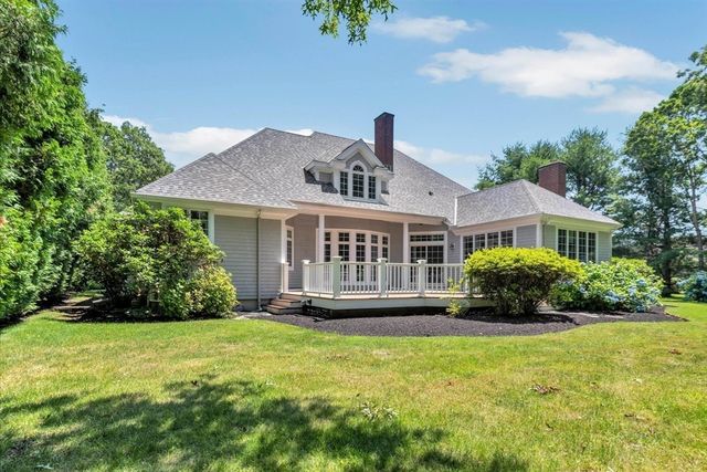 20 Eagle Dr, Mashpee, MA 02649
