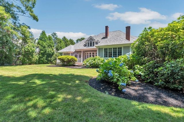 20 Eagle Dr, Mashpee, MA 02649