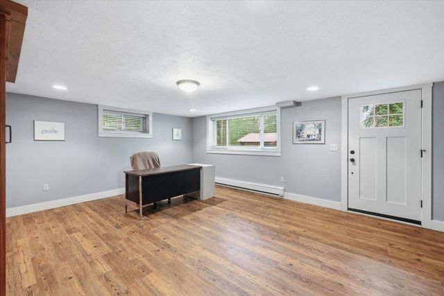 9227 N Mountain View Ln, Spokane, WA 99218