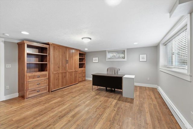 9227 N Mountain View Ln, Spokane, WA 99218