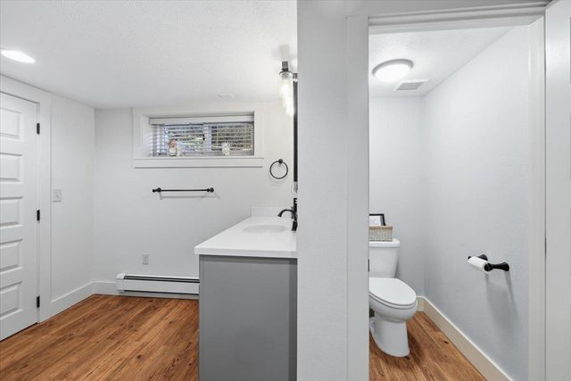 9227 N Mountain View Ln, Spokane, WA 99218