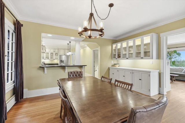 9227 N Mountain View Ln, Spokane, WA 99218