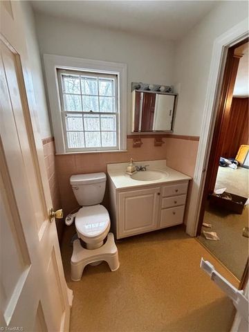 394 Stanleyville Manor Avenue, Rural Hall, NC 27045