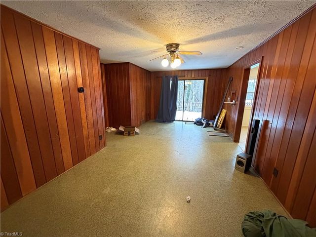 394 Stanleyville Manor Avenue, Rural Hall, NC 27045