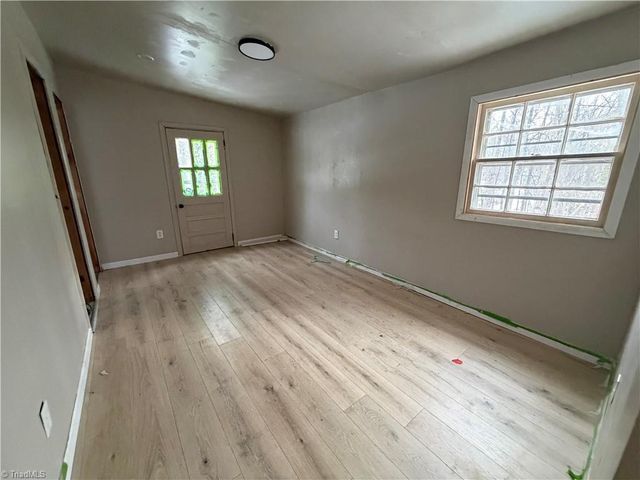 394 Stanleyville Manor Avenue, Rural Hall, NC 27045