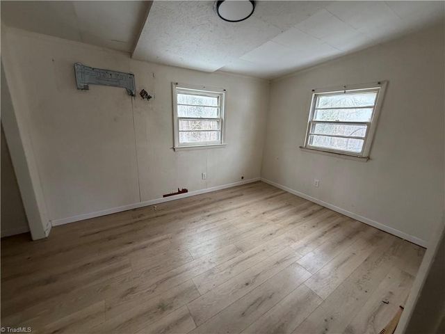 394 Stanleyville Manor Avenue, Rural Hall, NC 27045