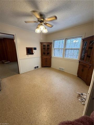 394 Stanleyville Manor Avenue, Rural Hall, NC 27045