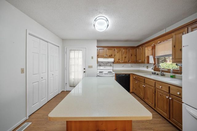 125 Honey Dew Drive, Canton, GA 30114