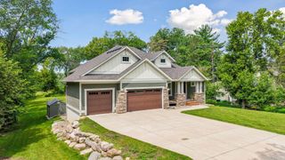 19 Westwood Road, Minnetonka, MN 55305