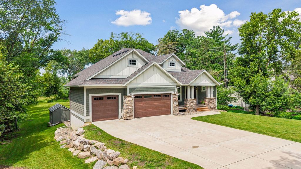 19 Westwood Road, Minnetonka, MN 55305