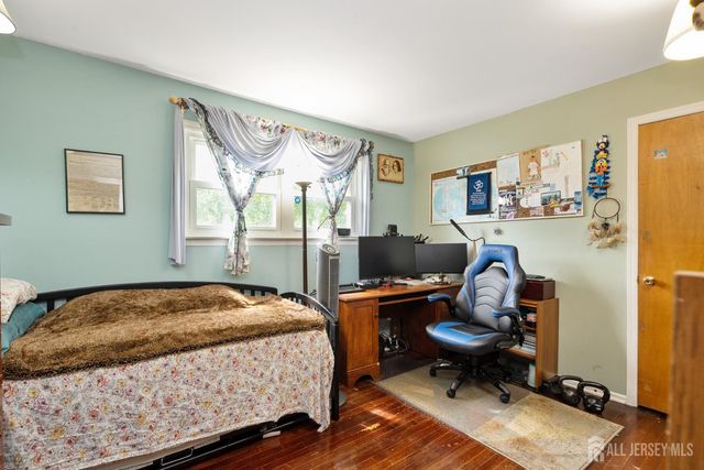 17 David Drive, North Brunswick, NJ 08902