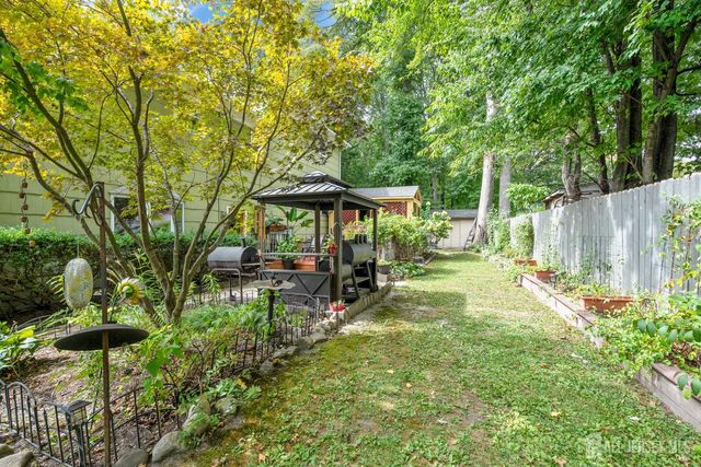 17 David Drive, North Brunswick, NJ 08902