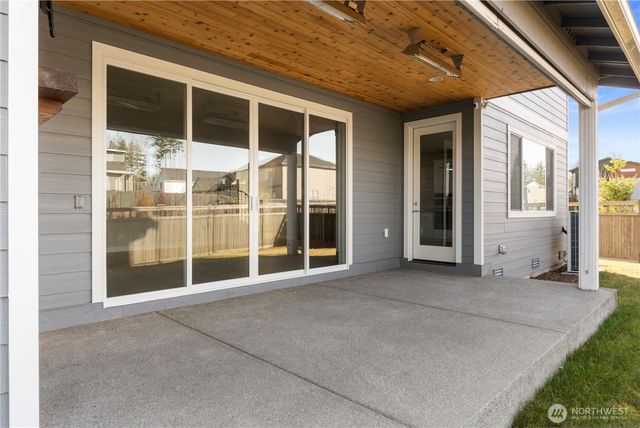 22950 SE Evergreen Street, Black Diamond, WA 98010