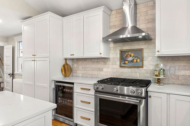 21 Chandler St, Haverhill, MA 01835