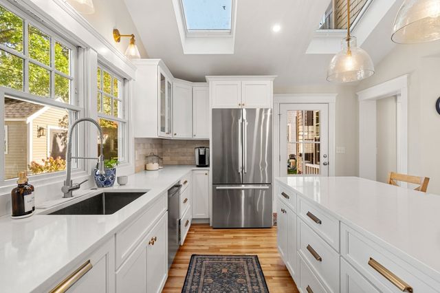 21 Chandler St, Haverhill, MA 01835