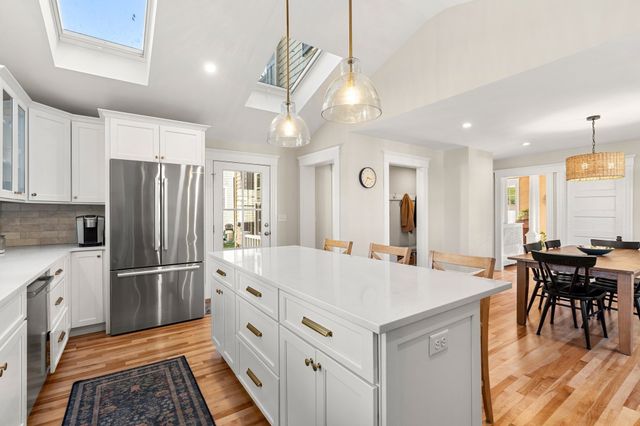 21 Chandler St, Haverhill, MA 01835