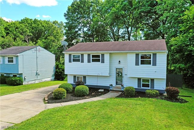 3678 Oakview Drive, Girard, OH 44420