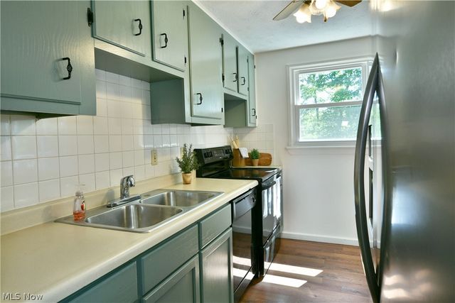 3678 Oakview Drive, Girard, OH 44420