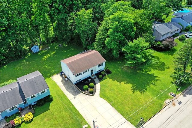 3678 Oakview Drive, Girard, OH 44420