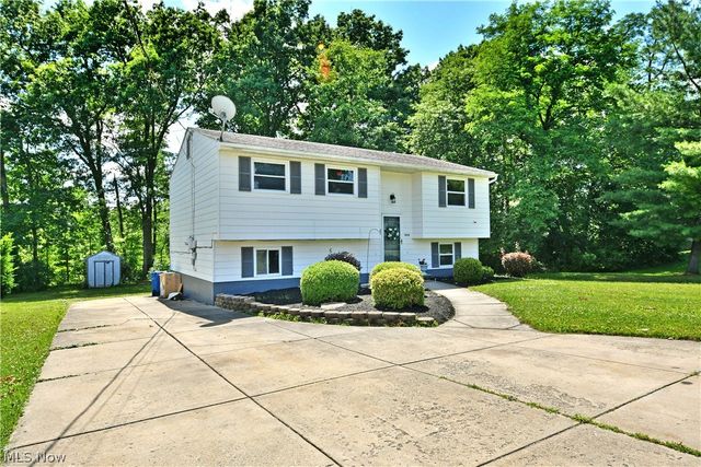 3678 Oakview Drive, Girard, OH 44420