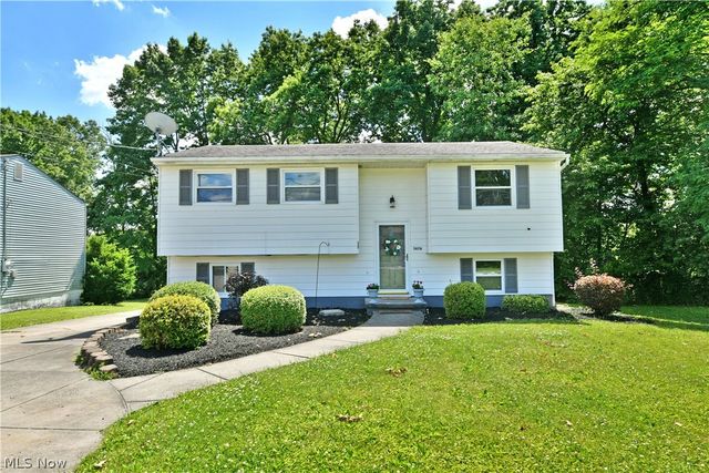 3678 Oakview Drive, Girard, OH 44420