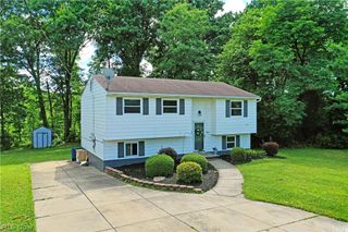 3678 Oakview Drive, Girard, OH 44420