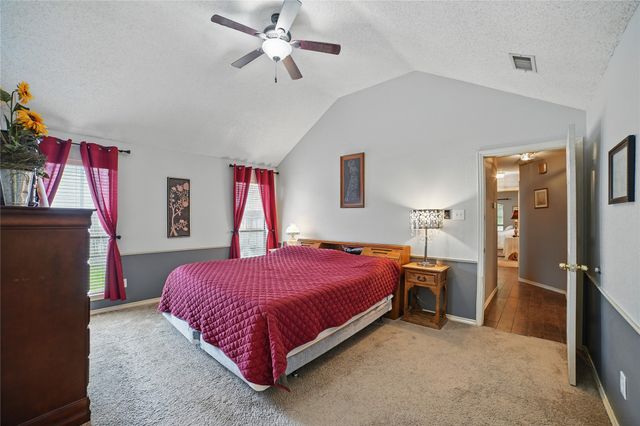 911 Crest Meadow Lane, Mesquite, TX 75181