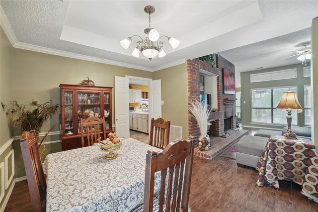 911 Crest Meadow Lane, Mesquite, TX 75181