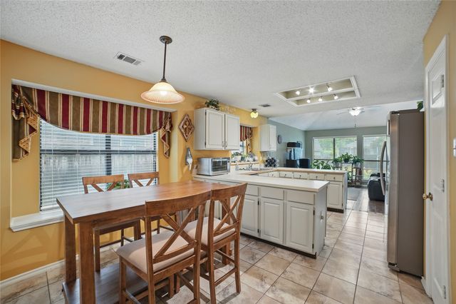 911 Crest Meadow Lane, Mesquite, TX 75181