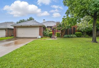 911 Crest Meadow Lane, Mesquite, TX 75181