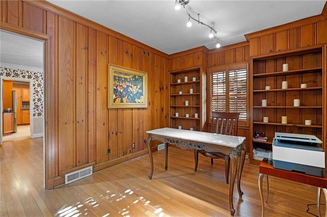 561 Peachtree Battle Avenue NW, Atlanta, GA 30305