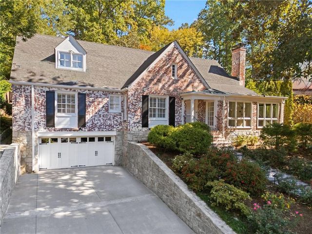 561 Peachtree Battle Avenue NW, Atlanta, GA 30305