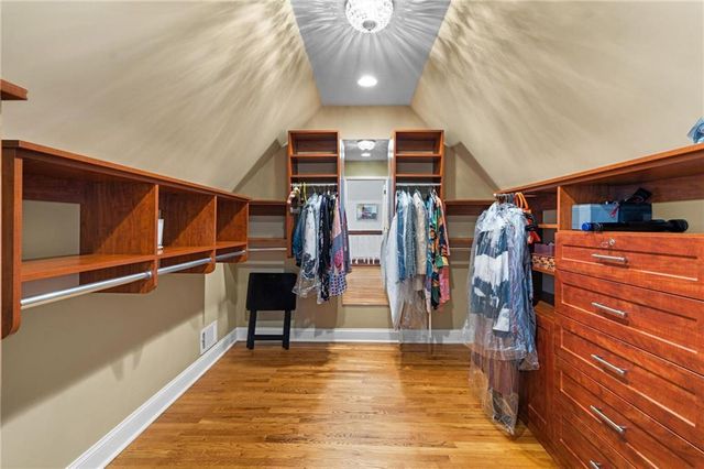 561 Peachtree Battle Avenue NW, Atlanta, GA 30305