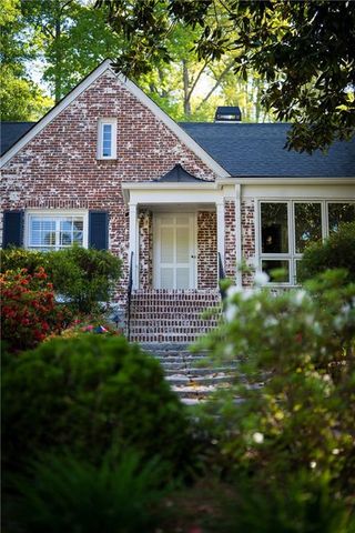 561 Peachtree Battle Avenue NW, Atlanta, GA 30305