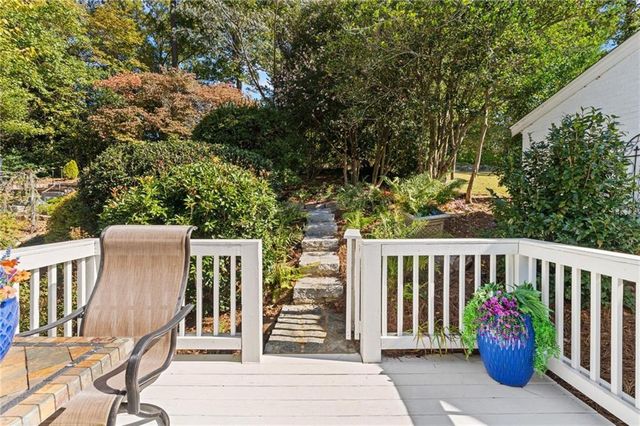 561 Peachtree Battle Avenue NW, Atlanta, GA 30305