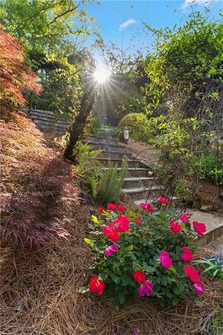 561 Peachtree Battle Avenue NW, Atlanta, GA 30305