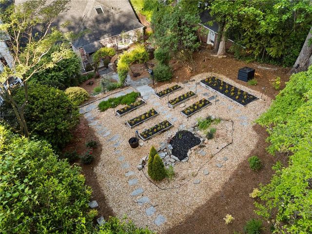 561 Peachtree Battle Avenue NW, Atlanta, GA 30305