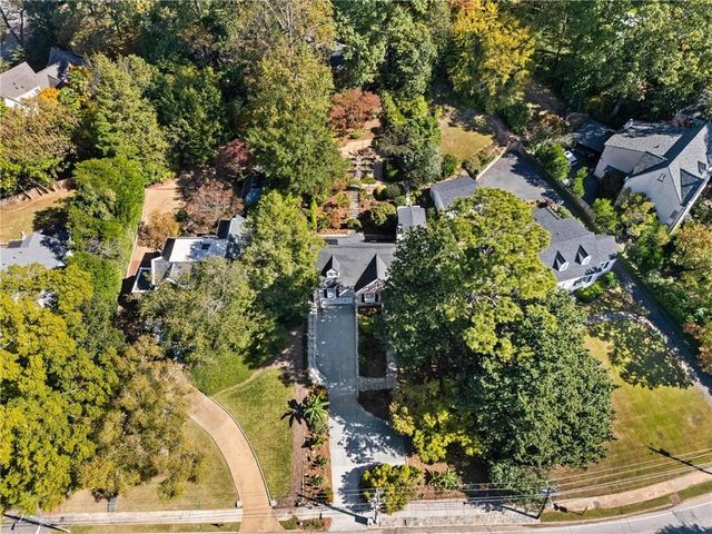 561 Peachtree Battle Avenue NW, Atlanta, GA 30305