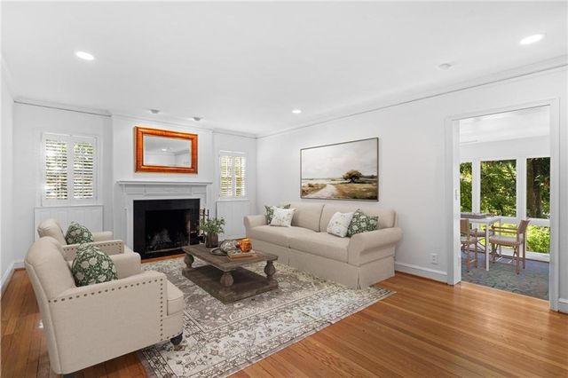 561 Peachtree Battle Avenue NW, Atlanta, GA 30305