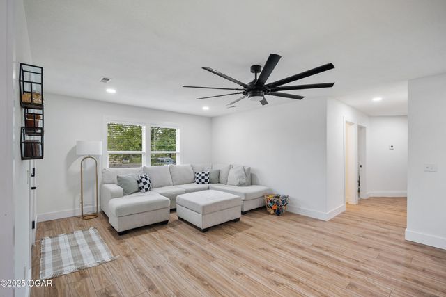 2510 Rosedale Place, Joplin, MO 64804