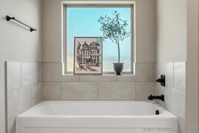 1408 N 70th Street, Broken Arrow, OK 74014