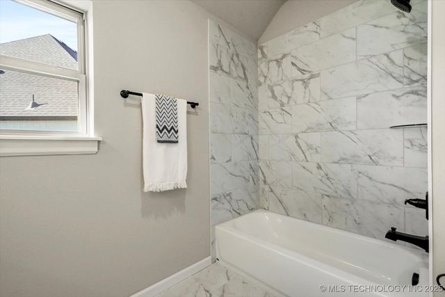 1408 N 70th Street, Broken Arrow, OK 74014