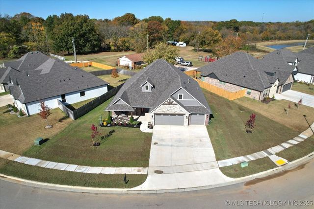 1408 N 70th Street, Broken Arrow, OK 74014