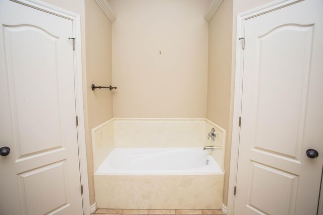 9801 Iola Avenue, Lubbock, TX 79424