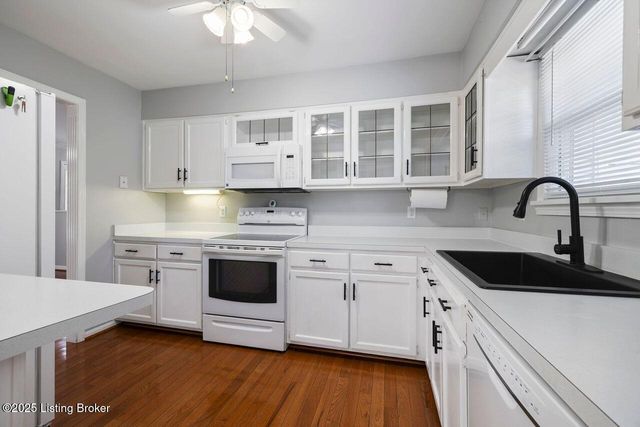 1826 Arboro Pl, Louisville, KY 40220
