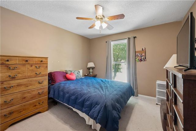 1007 NE 106th Court, Kansas City, MO 64155