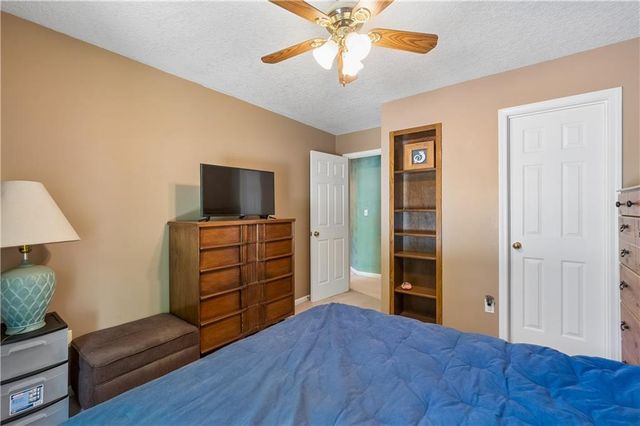 1007 NE 106th Court, Kansas City, MO 64155