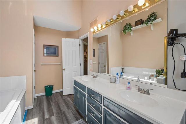 1007 NE 106th Court, Kansas City, MO 64155